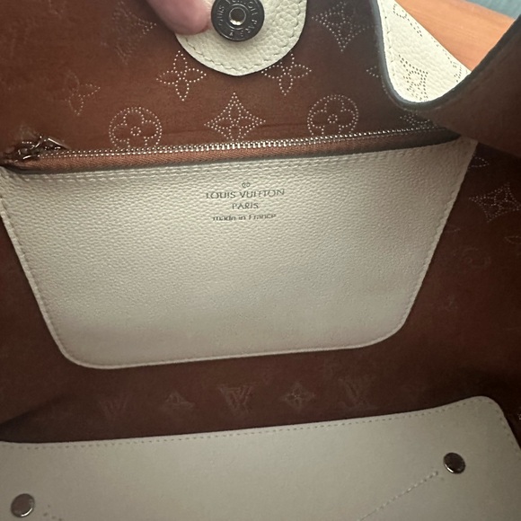 Louis Vuitton SOLD - Picture 6 of 9